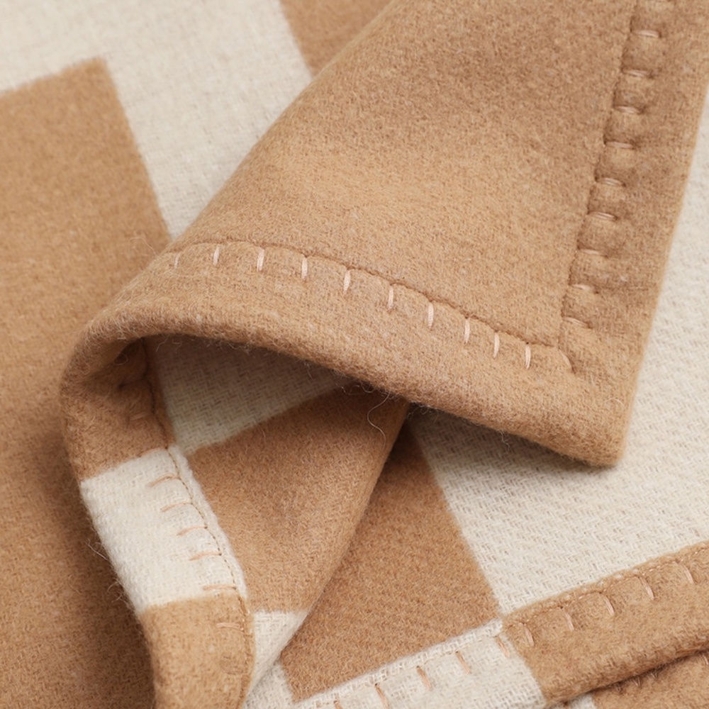 Set of 2 100% Heavy Wool Throw Blanket - Tan and Ivory Cross Design - Picture 3 of 5